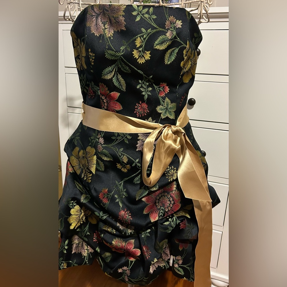 Jessica McClintock Black Floral Bubble Hem Dress with Gold Sash